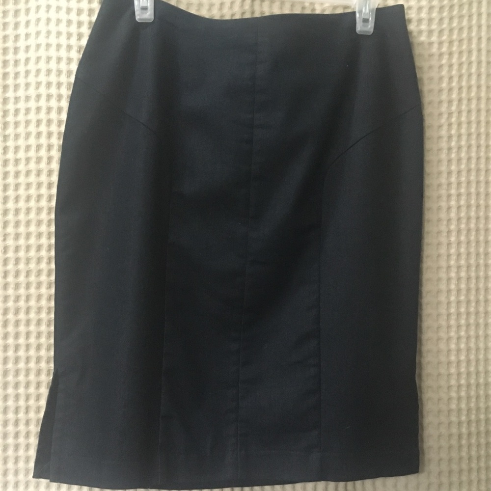 Hug your curves skirt